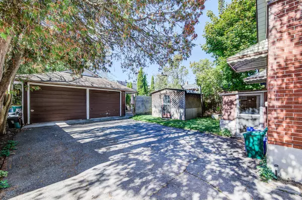 Cambridge, ON N3H 3Z8,318 Middle ST