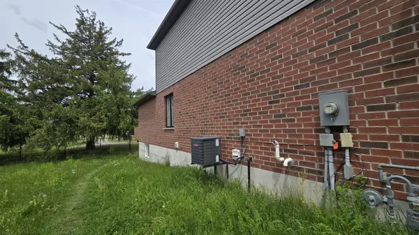 London East, ON N5V 0B8,1301 Michael CIR