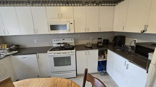 London East, ON N5V 0B8,1301 Michael CIR