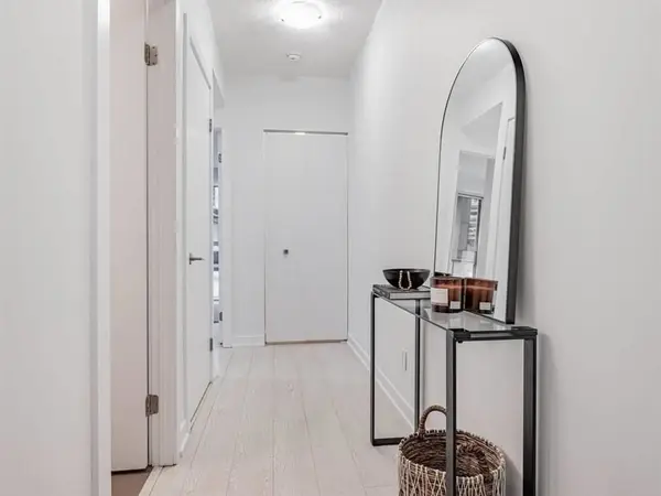 Toronto C01, ON M5V 0G8,20 Bruyeres Mews #305