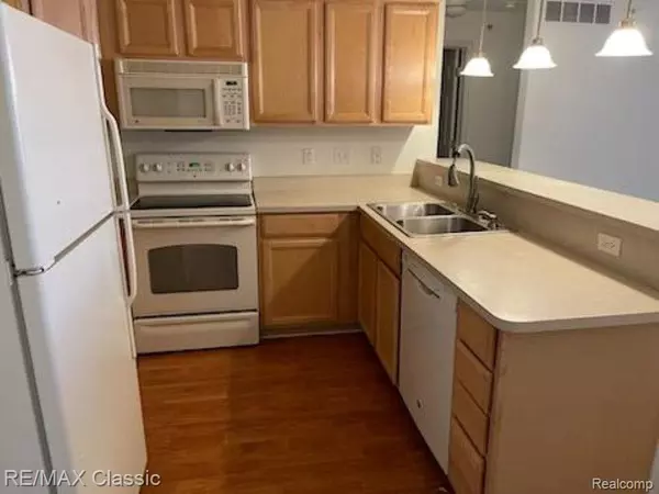 Walled Lake, MI 48390,22105 ALEXA DR