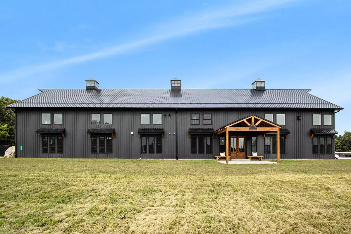 Paw Paw, MI 49079,40502 52nd AVE