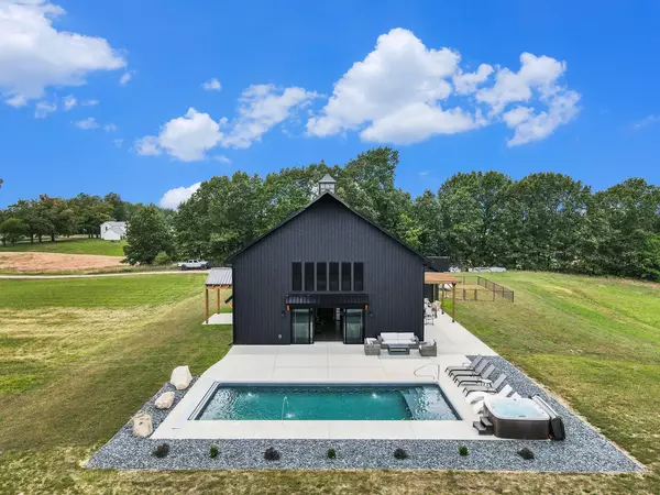 Paw Paw, MI 49079,40502 52nd AVE