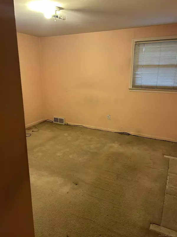 Southfield, MI 48033,29444 Candlewood Ln ST