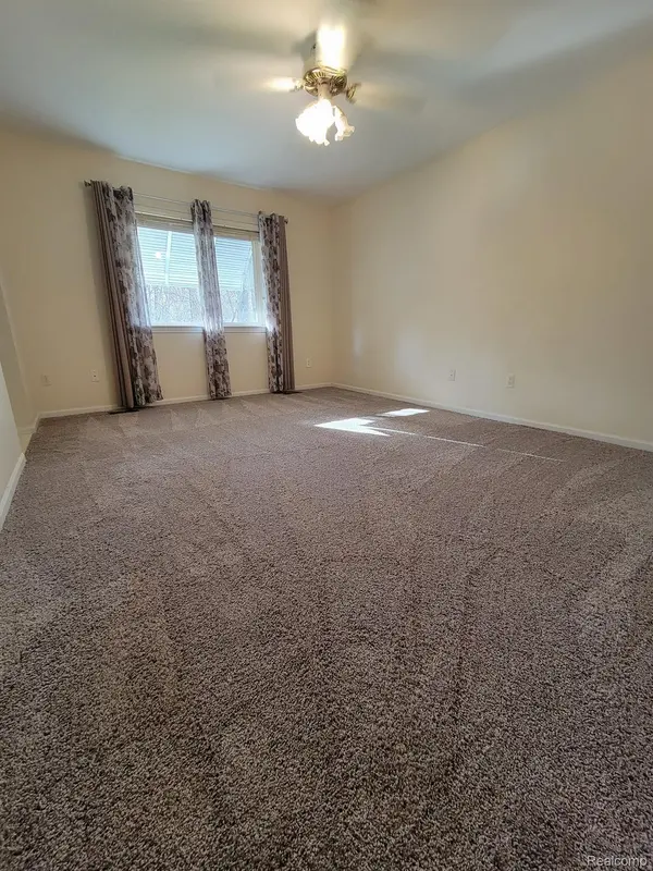 Waterford, MI 48327,308 Cove VW