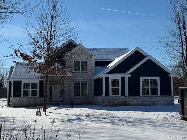 4663 EMU DR, Pinckney, MI 48169