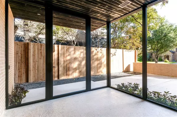 Dallas, TX 75214,6145 Llano Avenue