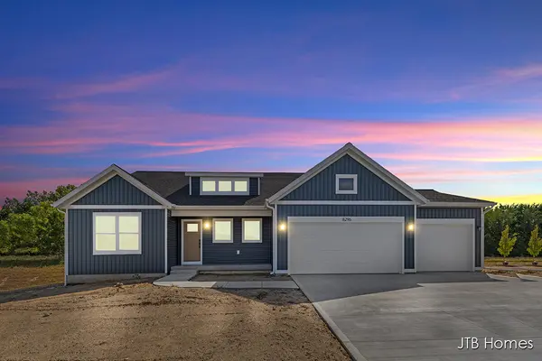 Alto, MI 49302,8296 Kettle Oak DR SE