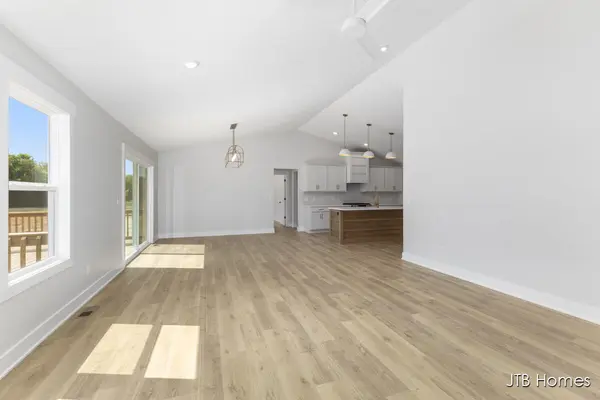 Alto, MI 49302,8296 Kettle Oak DR SE