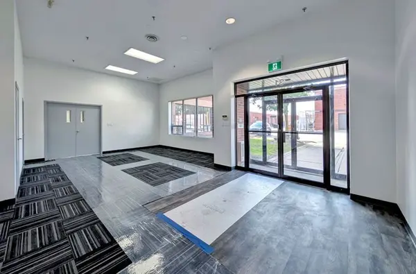 Vaughan, ON L4K 1K8,160 Bradwick DR #31