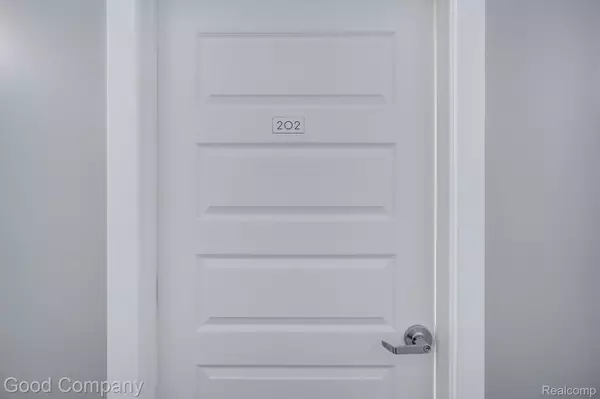 Royal Oak, MI 48067,628 E PARENT AVE #103