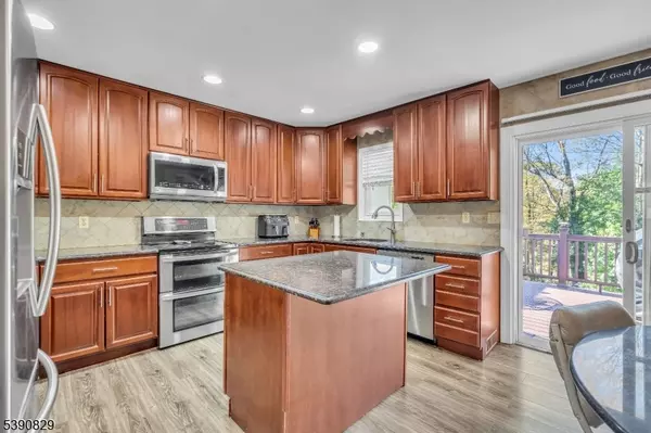 Oxford Twp., NJ 07863,15 Henderson St