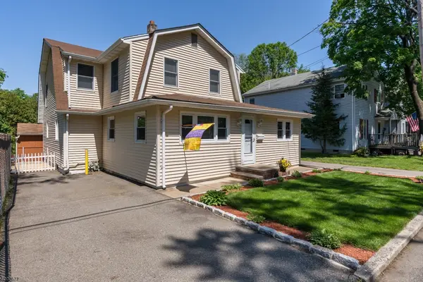 32 Grove St, Wanaque Boro, NJ 07465