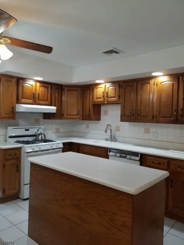 419 Ratzer Rd, Wayne Twp., NJ 07470