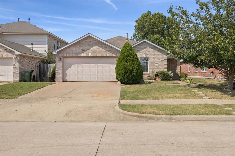 903 Hems Lane, Arlington, TX 76001