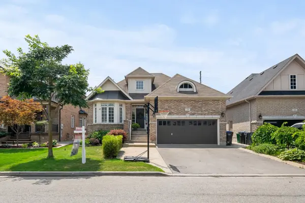 28 Dokkum CRES, Brampton, ON L6Z 4T6
