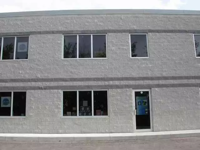 Newmarket, ON L3Y 4X7,1235 Journey's End CIR #06