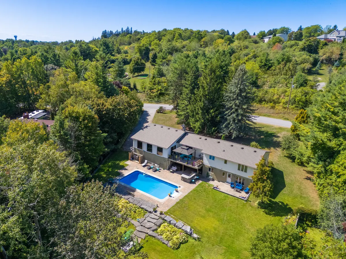 Cobourg, ON K9A 0T9,2331 Division ST N