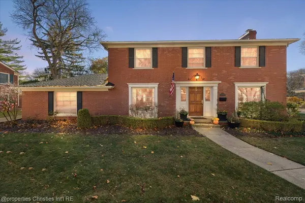 Bloomfield, MI 48301,2579 Amberly RD