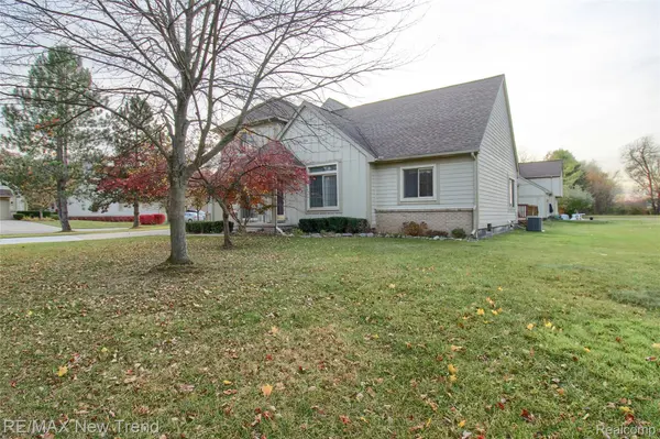 Wixom, MI 48393,2759 Maple Forest DR