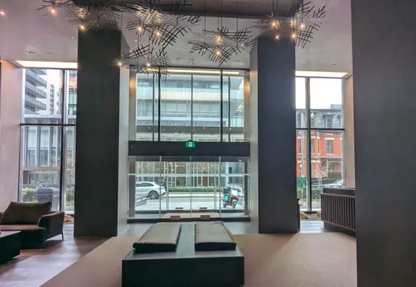 Toronto C08, ON M4Y 1S9,55 Charles ST E #1706