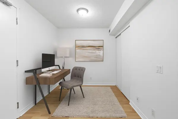 Toronto E04, ON M1P 5C8,18 Mondeo DR #924