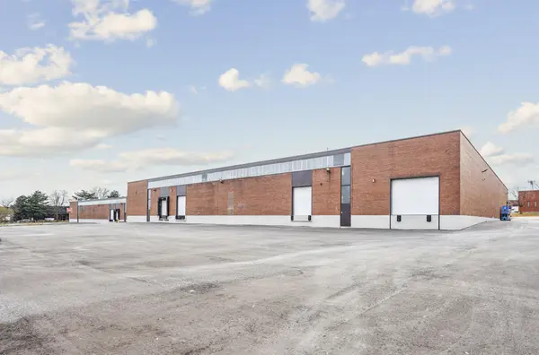 6010-6020 Ambler DR, Mississauga, ON L4W 2P1