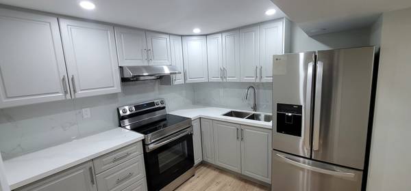 Brampton, ON L6Y 2L8,6 Banting CRES