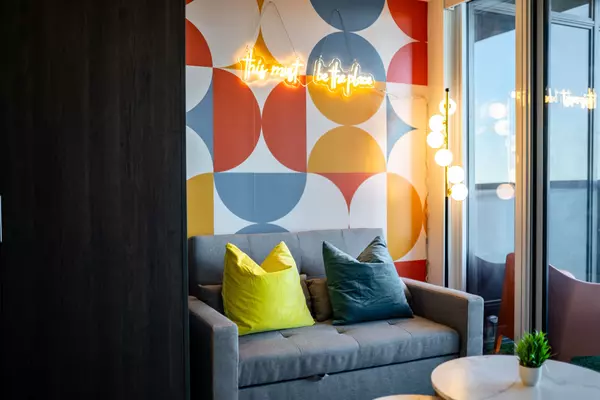 370 Martha ST #1406, Burlington, ON L7R 0G9