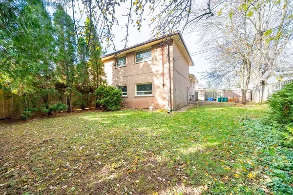 Oakville, ON L6H 1Z1,1275 Pallatine DR