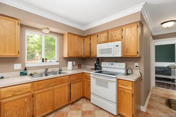 Rochester Hills, MI 48309,2517 DEARBORN AVE