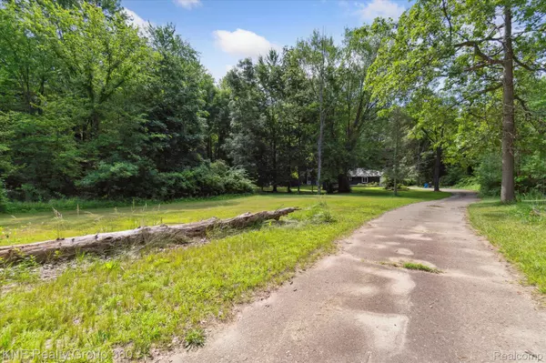 Howell, MI 48843,5022 Golf Club RD