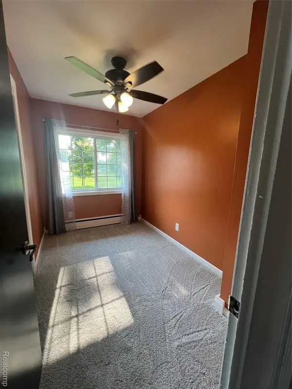 Clarkston, MI 48346,6255 Clarkston RD