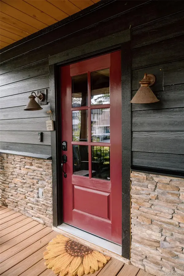 Royal Oak, MI 48067,619 E Farnum AVE