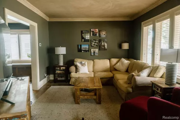 Royal Oak, MI 48067,619 E Farnum AVE