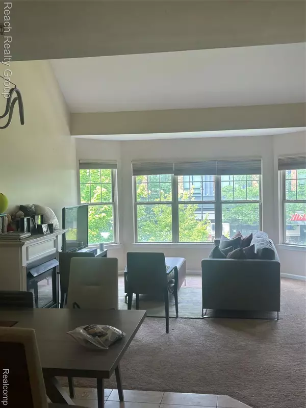 Detroit, MI 48201,2512 Woodward