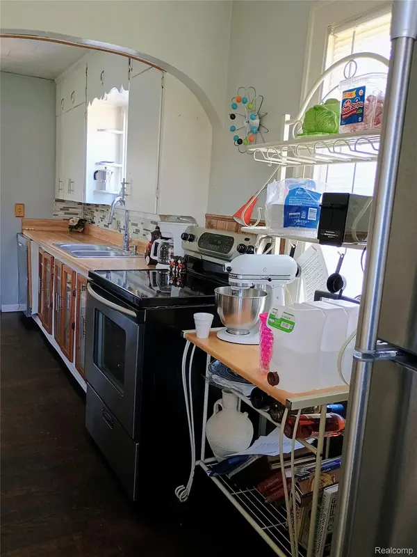 Flint, MI 48532,1460 S Dye RD