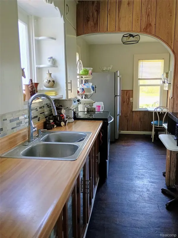 Flint, MI 48532,1460 S Dye RD