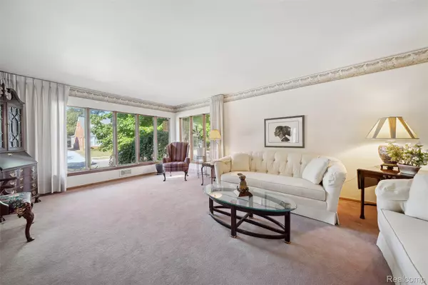 Detroit, MI 48221,19650 Stratford RD