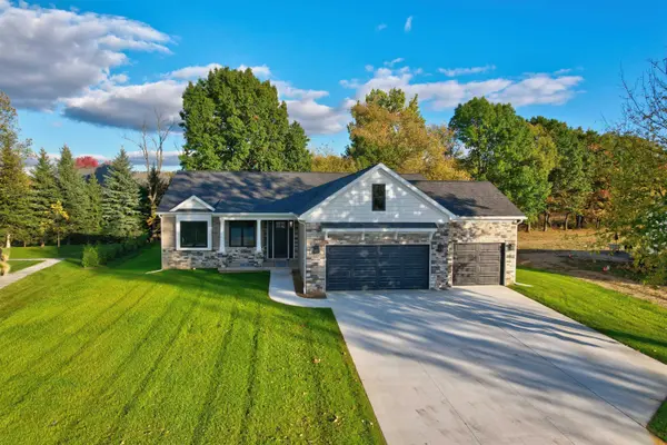 Fenton, MI 48430,16445 Sleepy Hollow DR