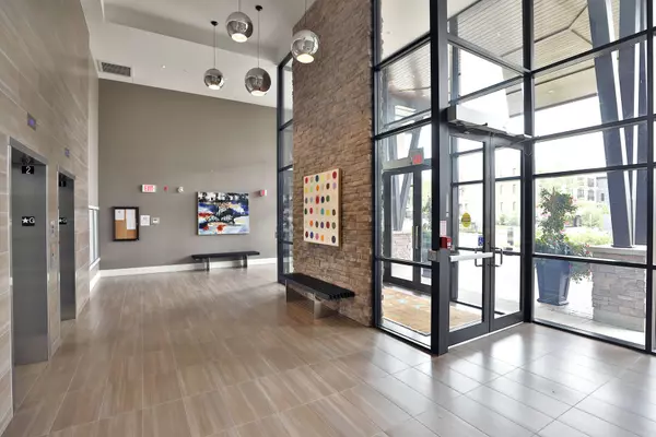 Oakville, ON L6K 0H7,128 Garden DR #103