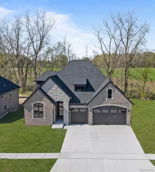 57477 Meadowridge DR, Washington, MI 48094