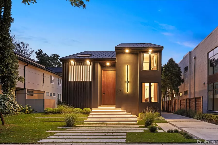 371 Greenwood St, Birmingham, MI 48009