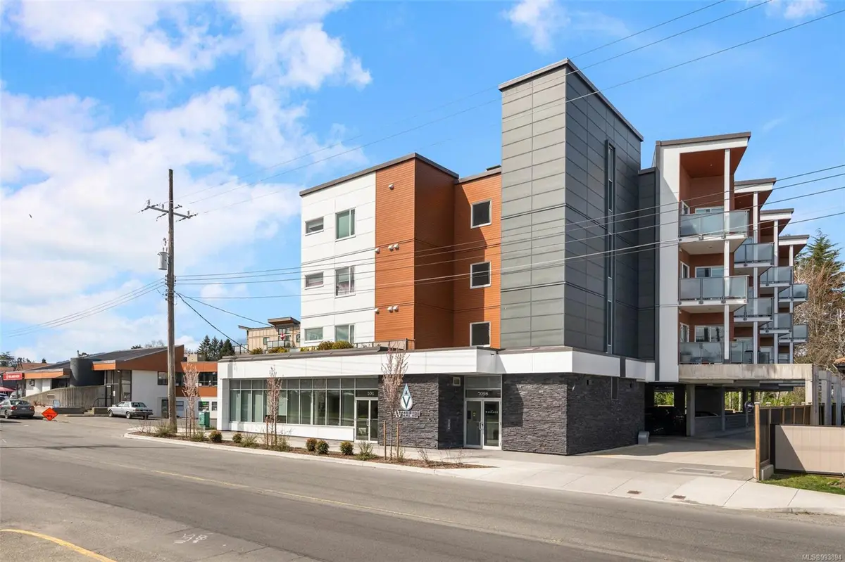 Central Saanich, BC V8M 1N5,7098 Wallace Dr #204