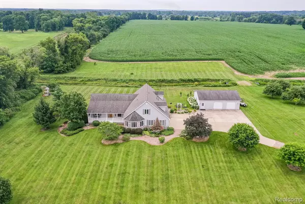 2086 Haines RD, Lapeer, MI 48446