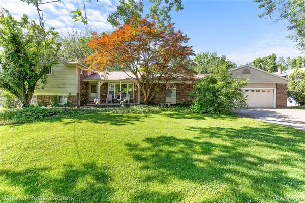 30885 Leelane, Farmington Hills, MI 48336