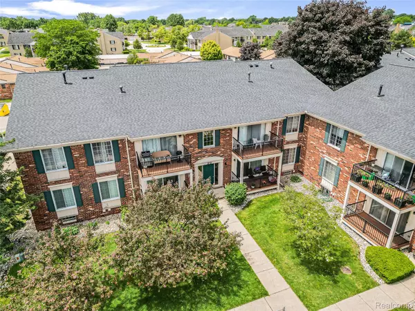 Sterling Heights, MI 48312,34763 MAPLE LANE DR #57