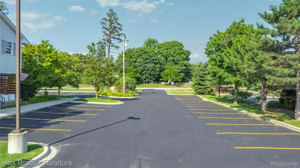 Oxford, MI 48371,110 S Washington ST