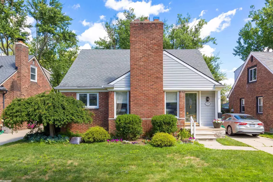 2685 Manchester Rd, Birmingham, MI 48009