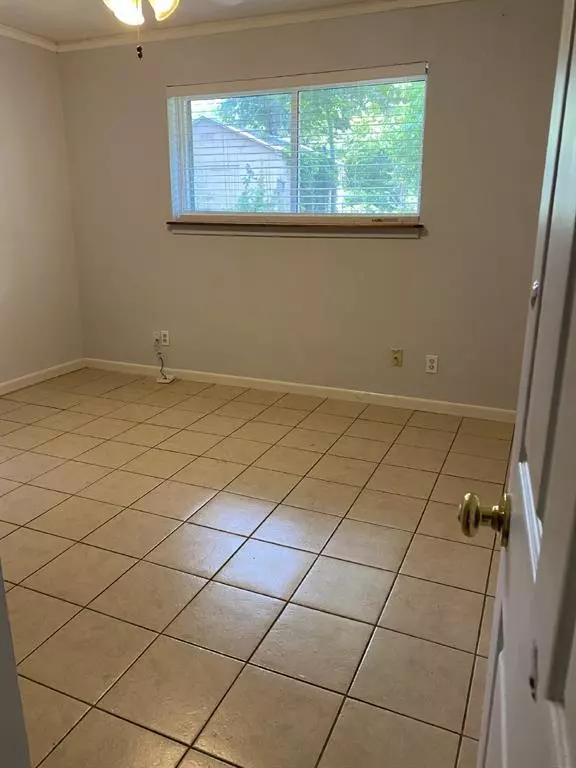 Fort Worth, TX 76112,7004 Meadowbrook Drive